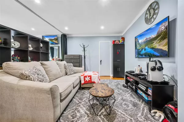 Briarwood, NY 11435,14350 Hoover AVE #505