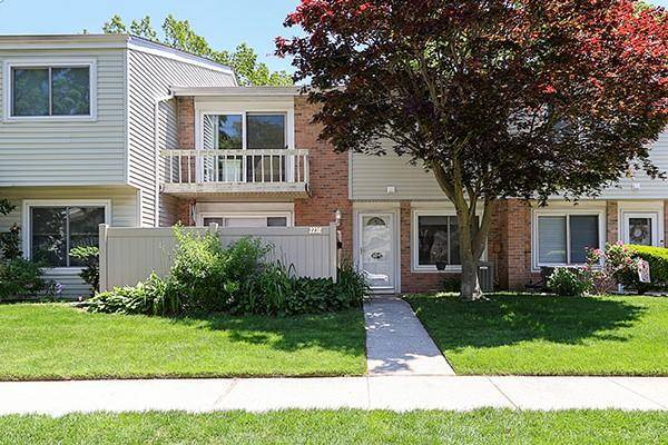 223 Springmeadow DR #E, Holbrook, NY 11741