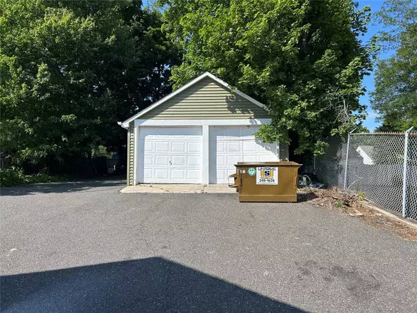 Kings Park, NY 11754,153 W Main ST