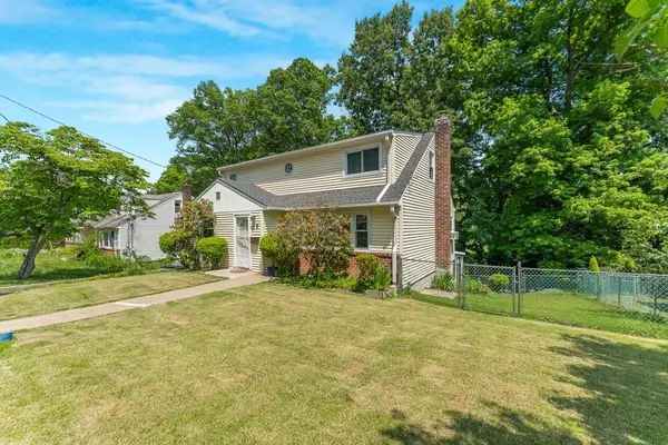 Yonkers, NY 10705,17 Linn PL