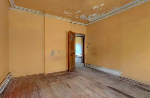 Staten Island, NY 10304,161 Wright ST
