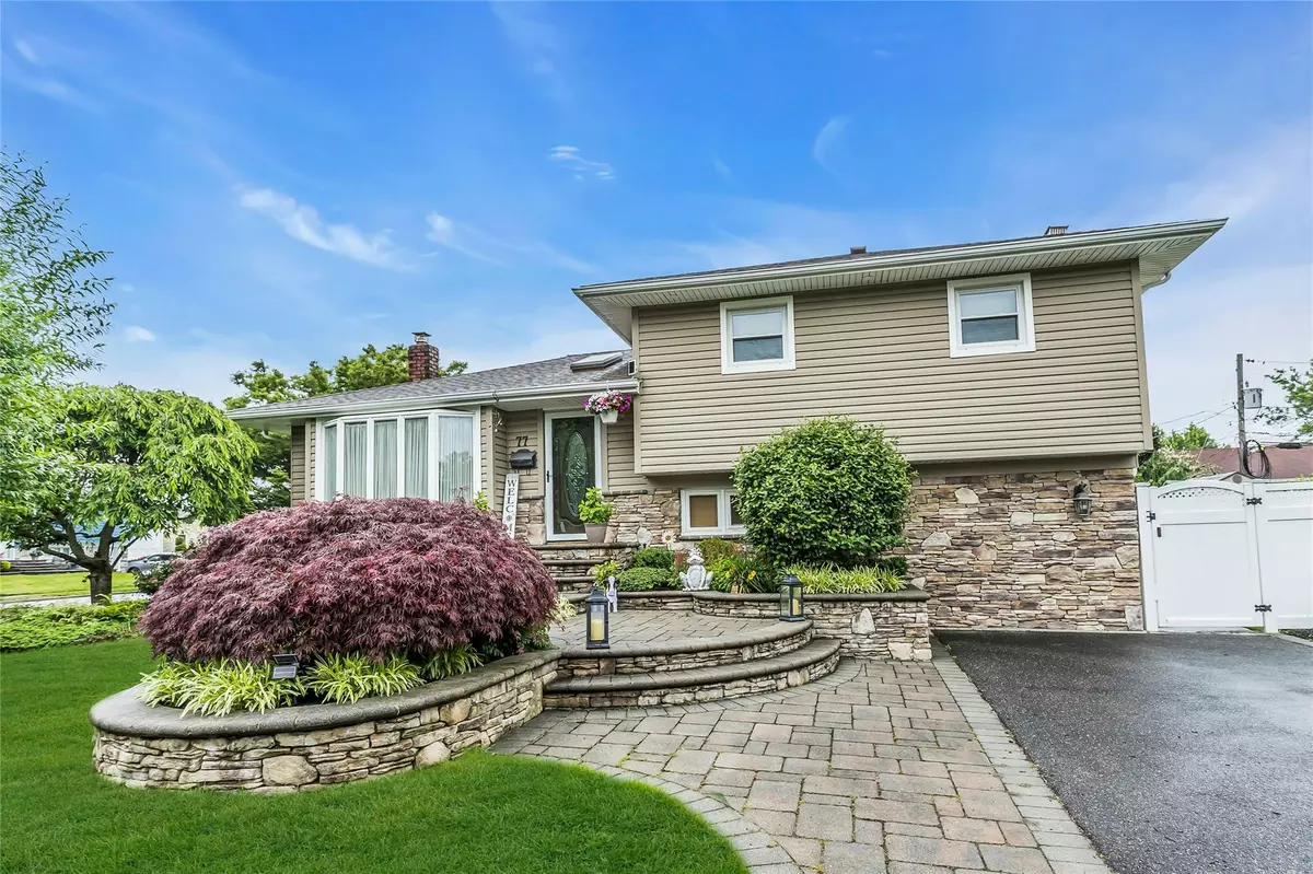 Plainview, NY 11803,77 Lincoln RD