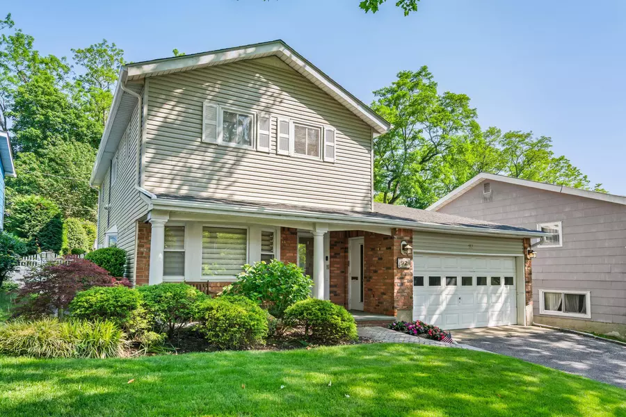 92 Radcliff AVE, Port Washington, NY 11050