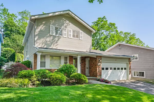 92 Radcliff AVE, Port Washington, NY 11050