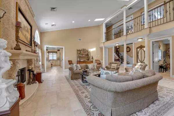 Hewlett, NY 11557,251 Wilmot DR