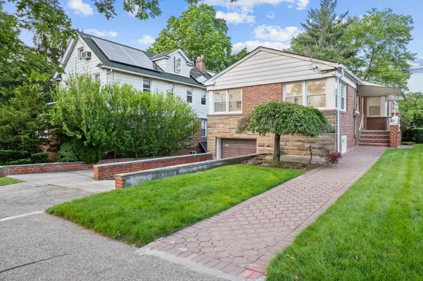 8043 Utopia Pkwy, Jamaica Estates, NY 11432