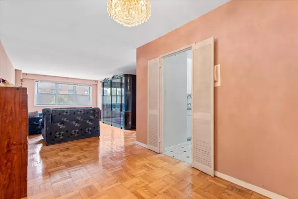 Forest Hills, NY 11375,102-30 66th RD #4B