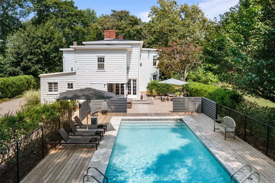 1200 Indian Neck LN, Peconic, NY 11958