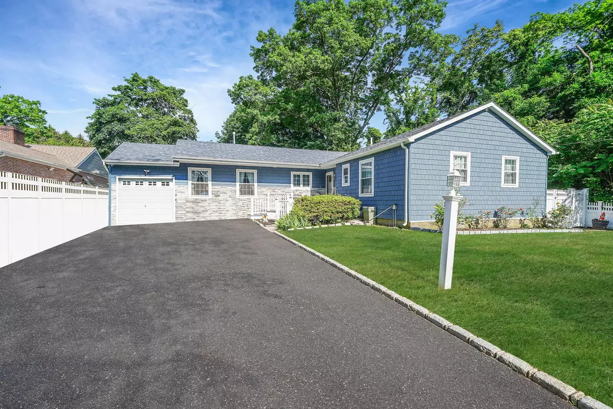 Deer Park, NY 11729,213 Pine Acres BLVD