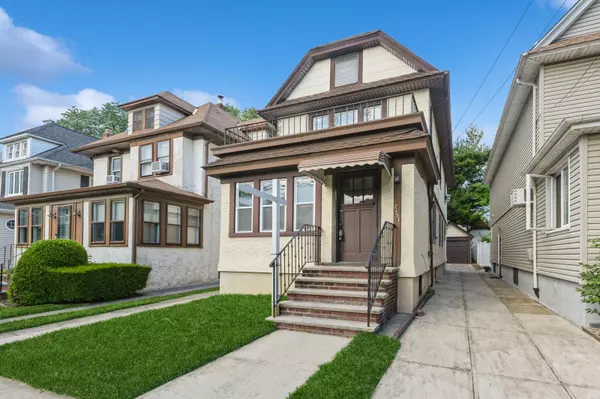 71-51 Kessel ST, Forest Hills, NY 11375