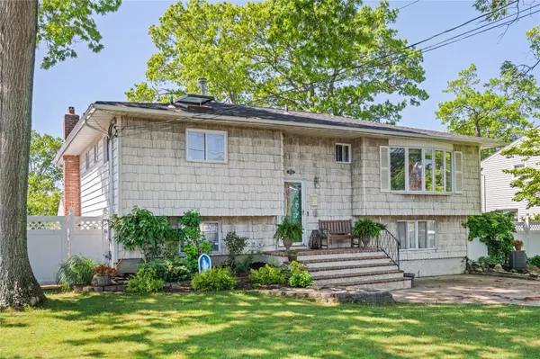 West Babylon, NY 11704,402 Chelsea AVE