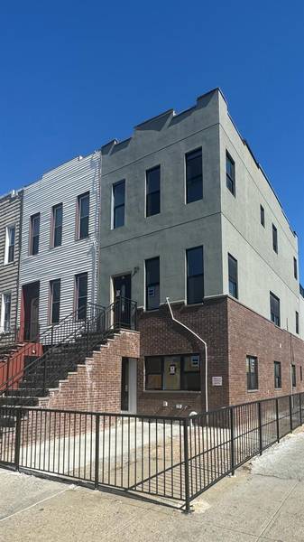 31 Roosevelt PL, Brooklyn, NY 11233
