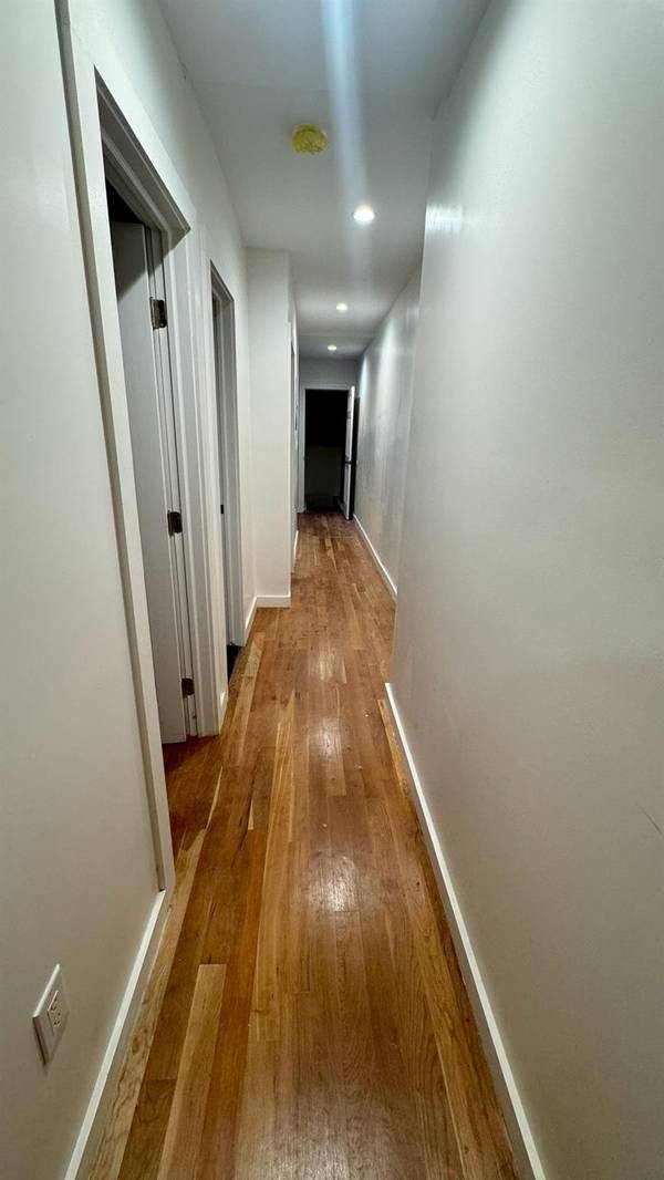Brooklyn, NY 11233,31 Roosevelt PL