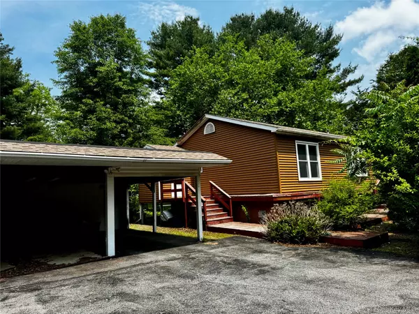 Elizaville, NY 12523,20 Shore DR