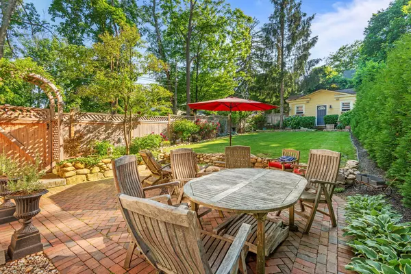 Huntington, NY 11743,67 W Neck RD