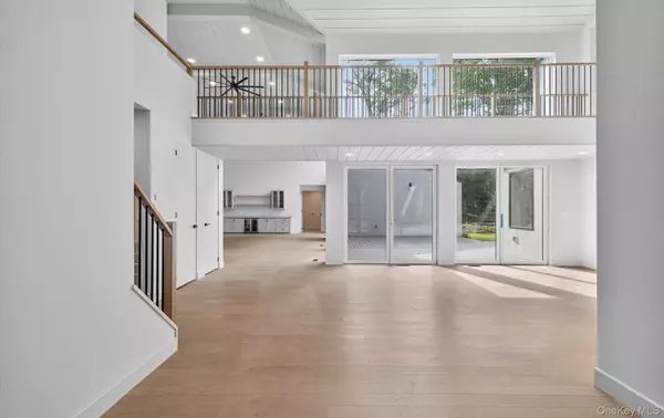 Woodbury, NY 11797,26 Windemere WAY