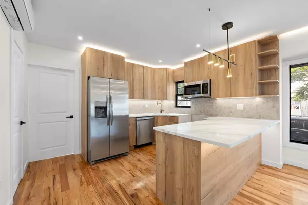Rochdale, NY 11434,14428 Farmers BLVD