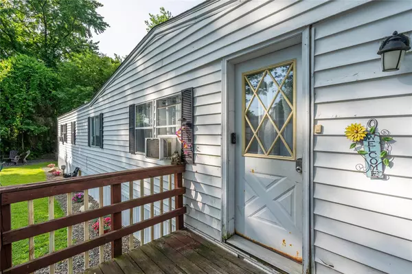 9 oak DR, Bloomingburg, NY 12721