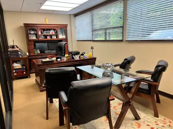 Chestnut Ridge, NY 10977,80 Red Schoolhouse RD #Suite 800