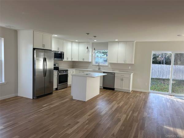 Ronkonkoma, NY 11779,20 10th ST