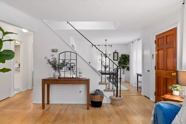 Huntington Station, NY 11746,3 Waywood PL