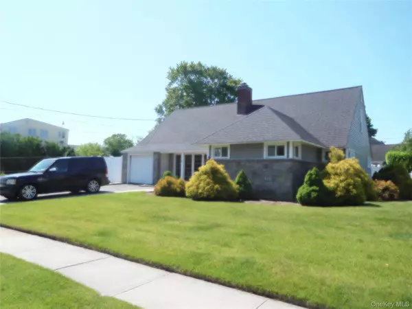 9 Adams ST, East Rockaway, NY 11518