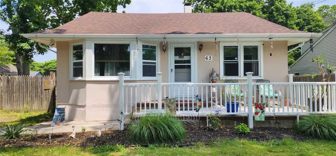 63 Parkview DR, Shirley, NY 11967