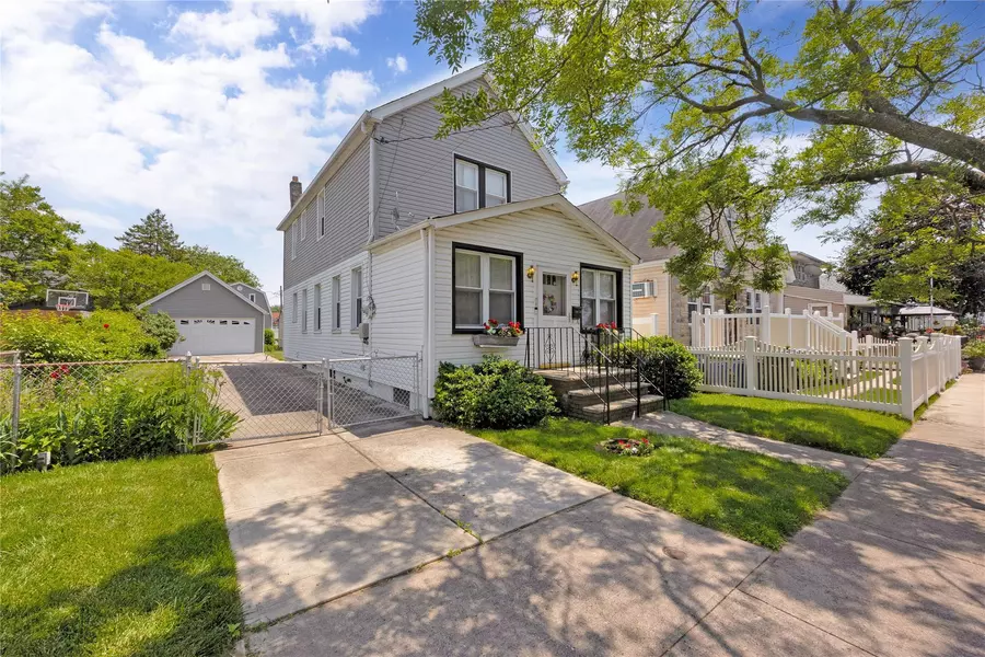13325 120th ST, South Ozone Park, NY 11420