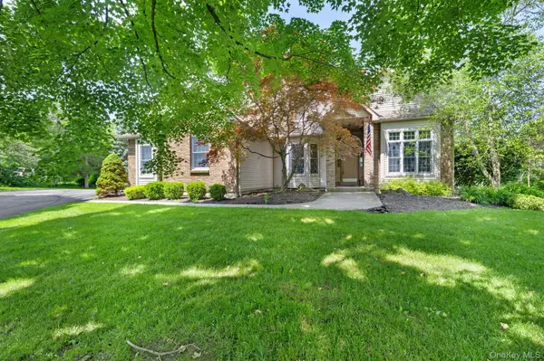 Hopewell Junction, NY 12533,87 Dakota DR