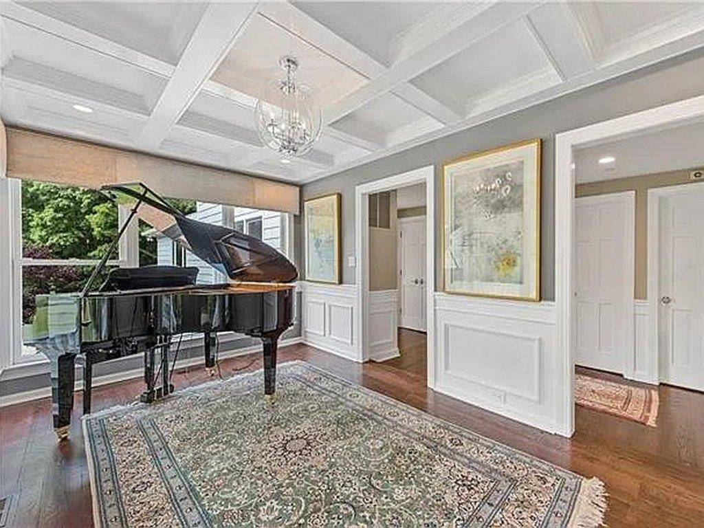 Mount Kisco, NY 10549,777 Armonk RD