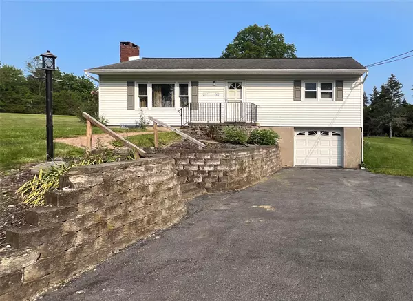 Warwick, NY 10990,74 E Ridge RD