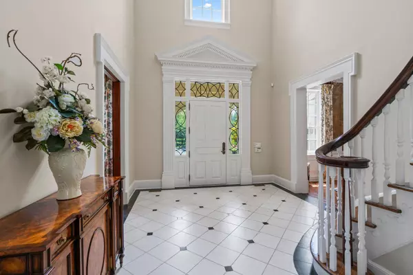 Lloyd Harbor, NY 11743,7 Fox Meadow LN
