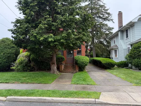 Cedarhurst, NY 11516,401 Oakland AVE