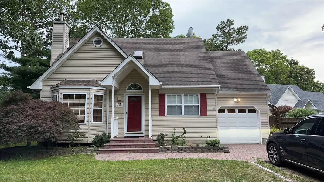 156 Horseblock RD, Centereach, NY 11720