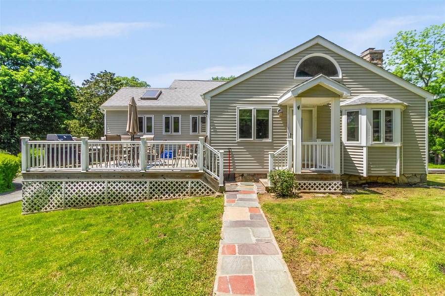 39 Woodland RD, Mahopac, NY 10541