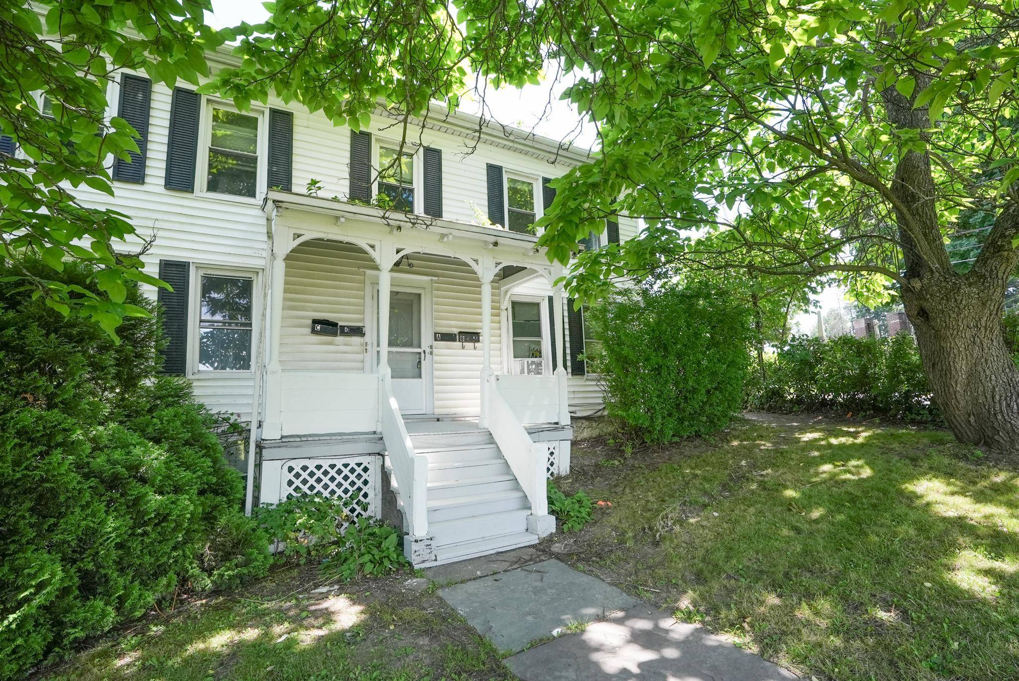 921 Columbia ST, Hudson, NY 12534