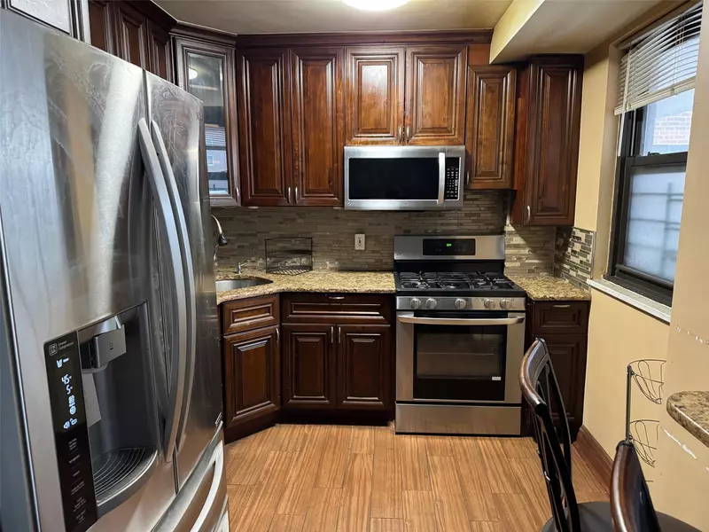 61-55 98 ST #14L, Rego Park, NY 11374