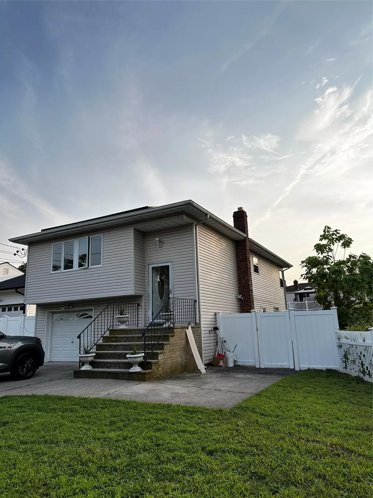 Massapequa, NY 11758,457 Clocks BLVD