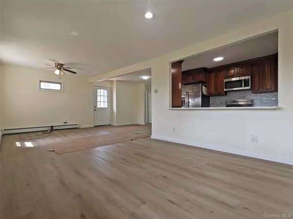 Centereach, NY 11720,9 Cedar ST