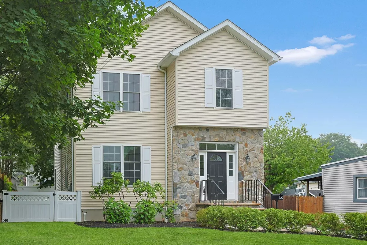 Thornwood, NY 10594,138 Westchester AVE