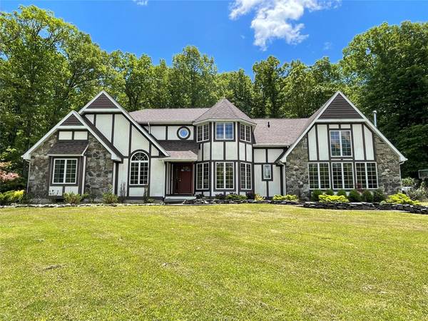 71 Saddleback Ridge RD, Wallkill, NY 12589