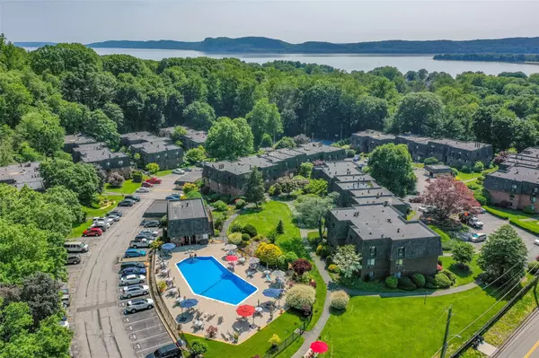 Ossining, NY 10562,7-05 Briarcliff DR