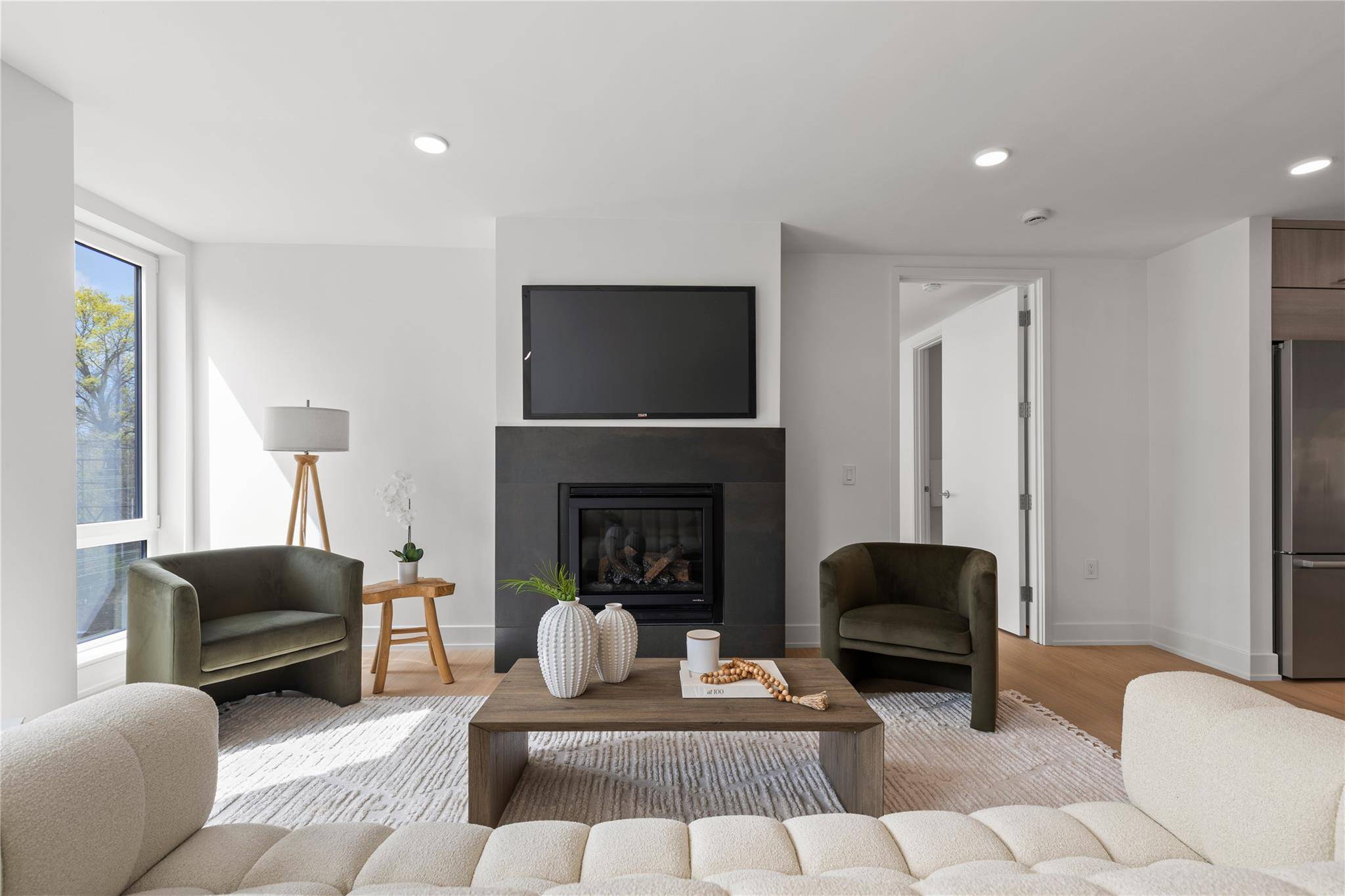 Harrison, NY 10528,33 Calvert ST #PH8