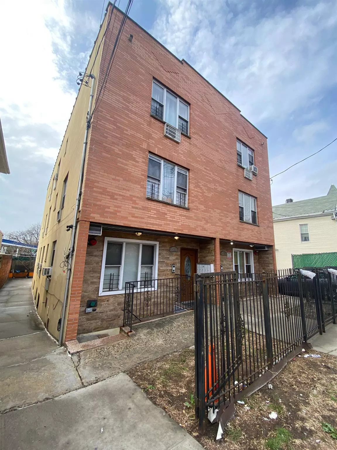 Bronx, NY 10460,1457 Rosedale AVE