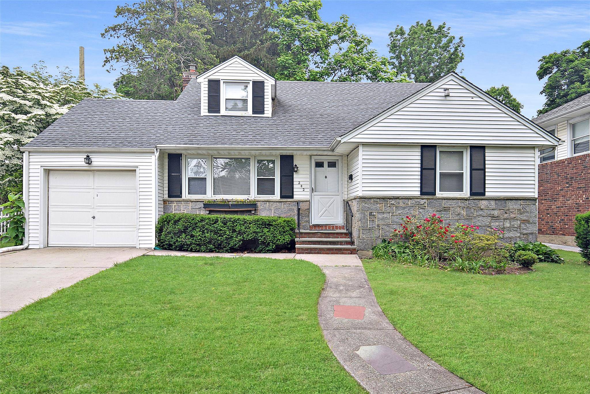 242 Clinton RD, Garden City, NY 11530