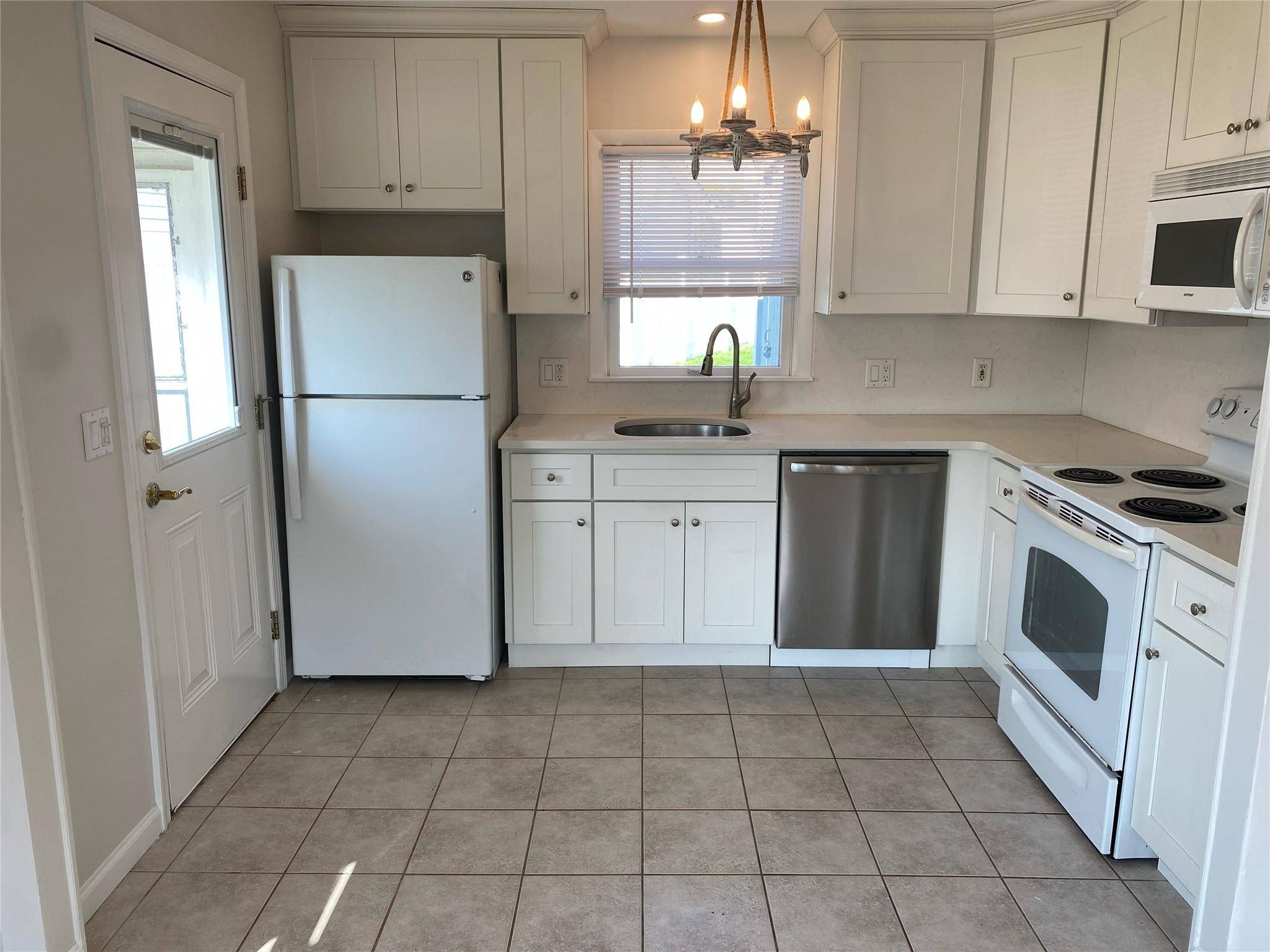 Babylon, NY 11702,541 Fire Island AVE