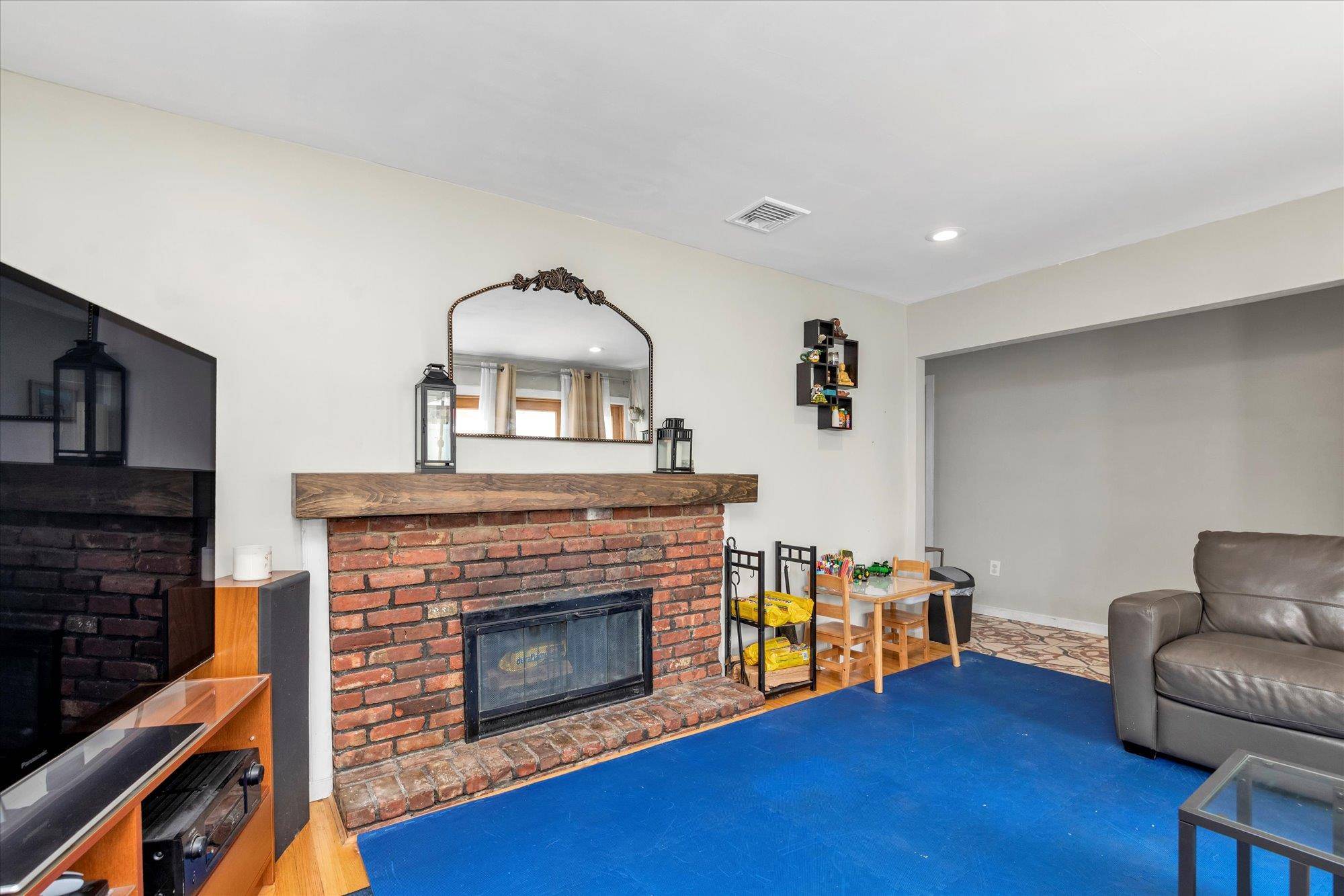 Levittown, NY 11756,8 Trumpet LN