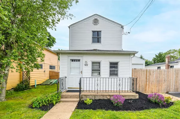 422 President PL, West Babylon, NY 11704