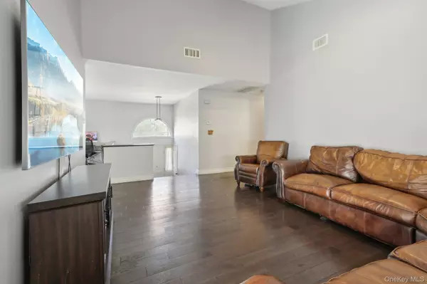 Suffern, NY 10901,403 Haverstraw RD