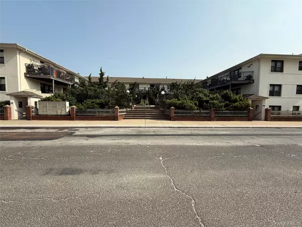 65 W Broadway #4G, Long Beach, NY 11561